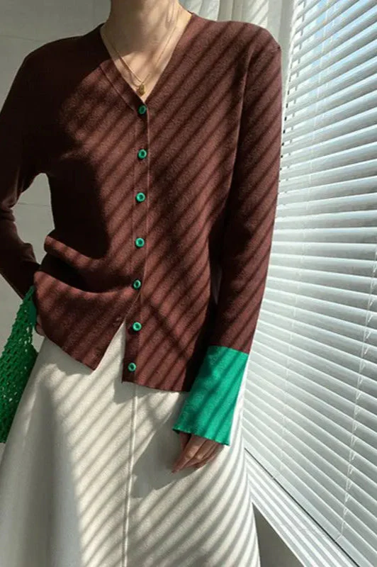 Flare Sleeve Colorblock Knit V-Neck Cardigan - Image 8