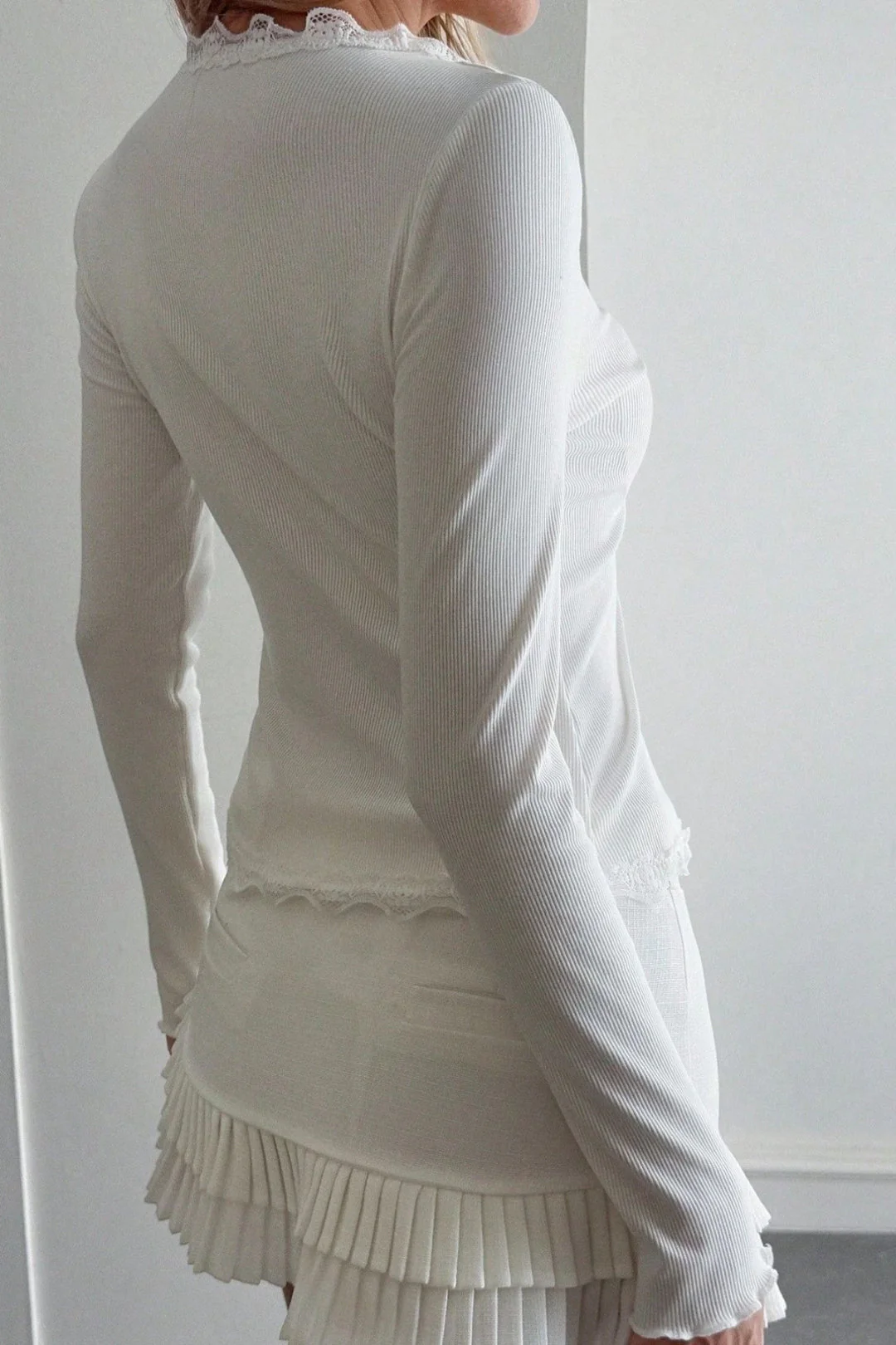 Lace Detail Long Sleeve Knit Top - Image 3