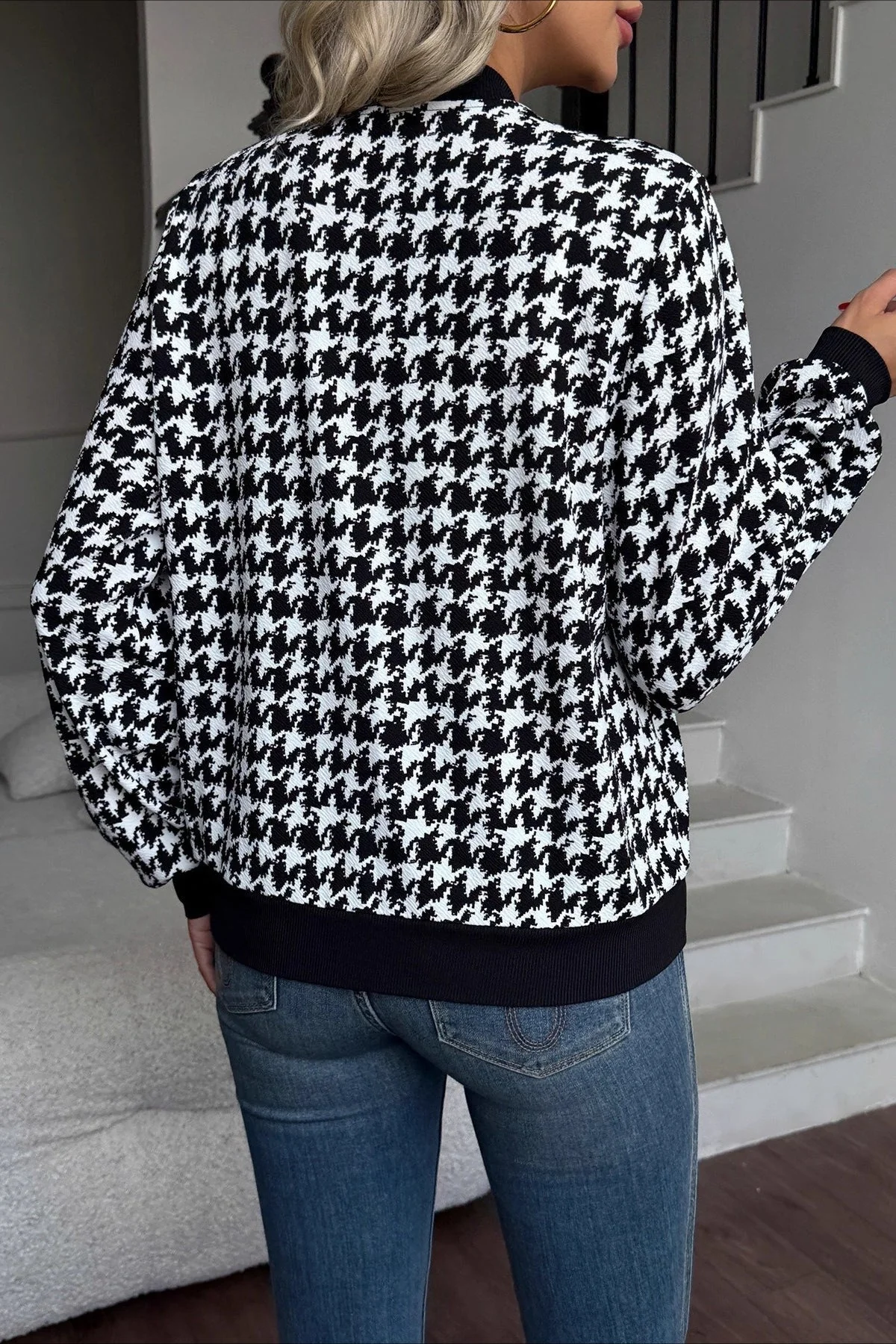 Long Sleeve Houndstooth Fitted Jacket - Image 3