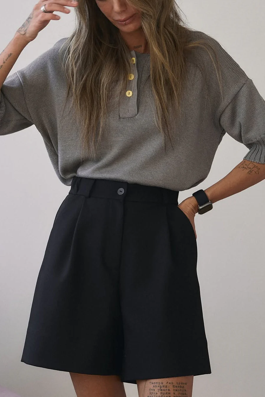 Loose Fit Buttoned Knit Polo Sweater - Image 10