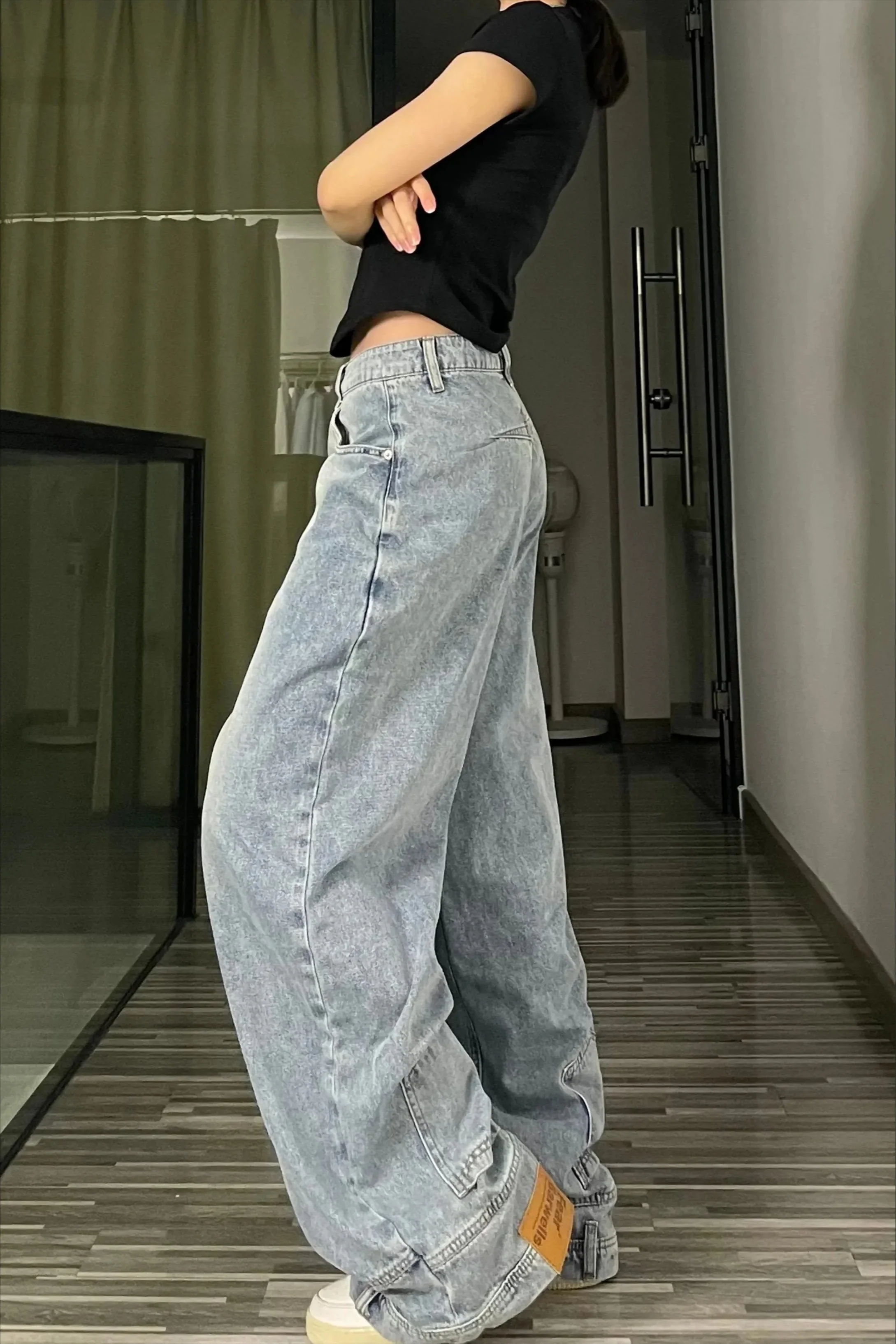 Loose Fit Reverse Pocket Jeans - Image 2