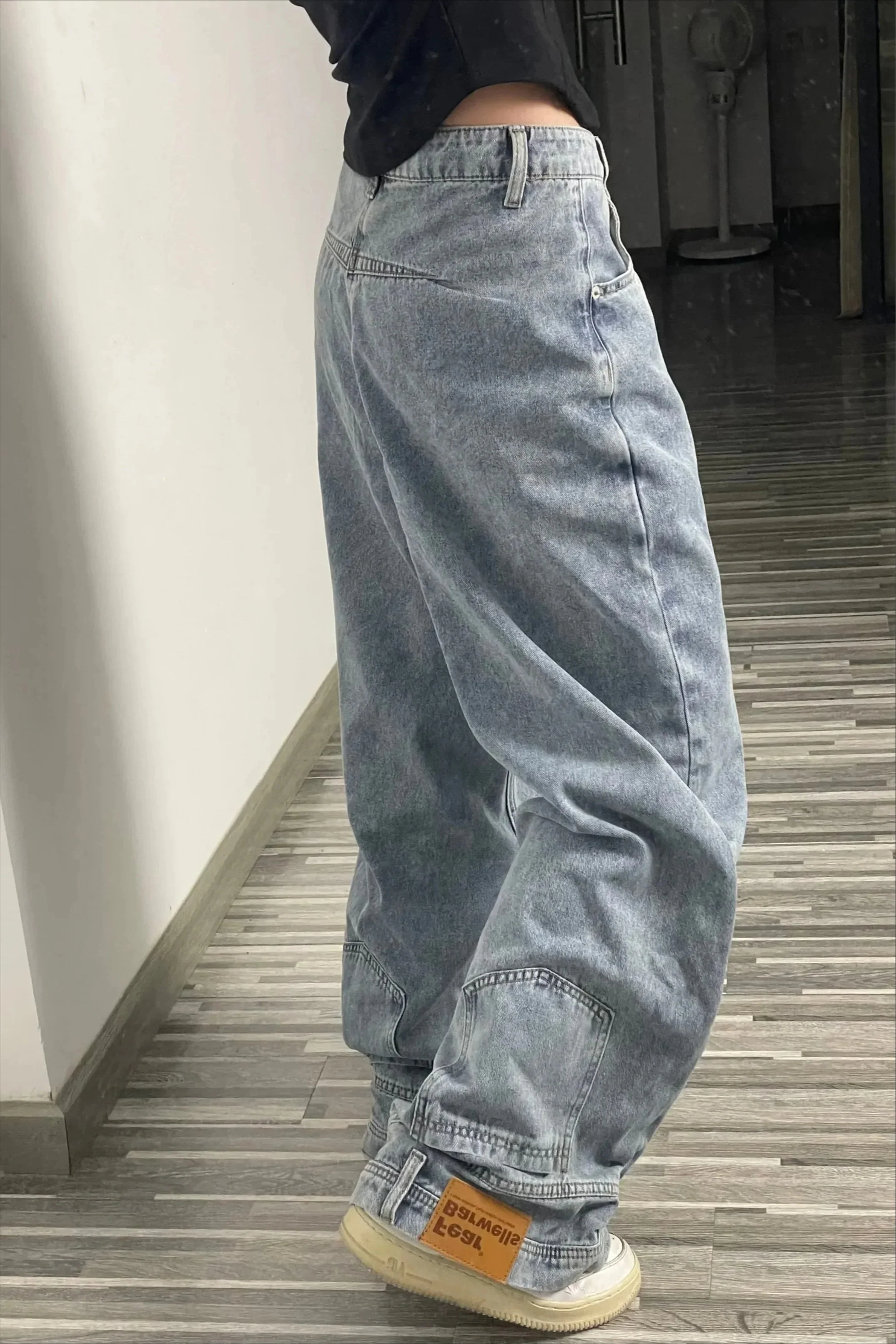 Loose Fit Reverse Pocket Jeans - Image 5