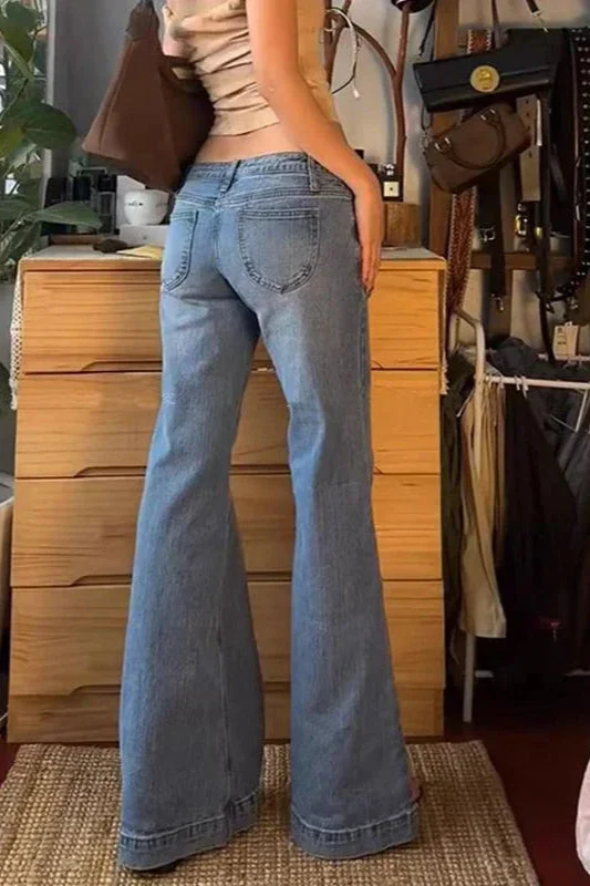 Low Waist Washed Flare Jeans - Image 4