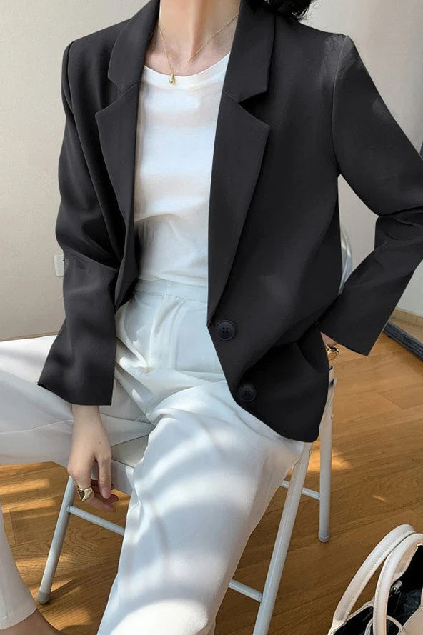 Oversized Retro Chic Blazer - Image 10