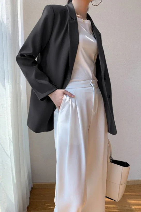 Oversized Retro Chic Blazer - Image 11