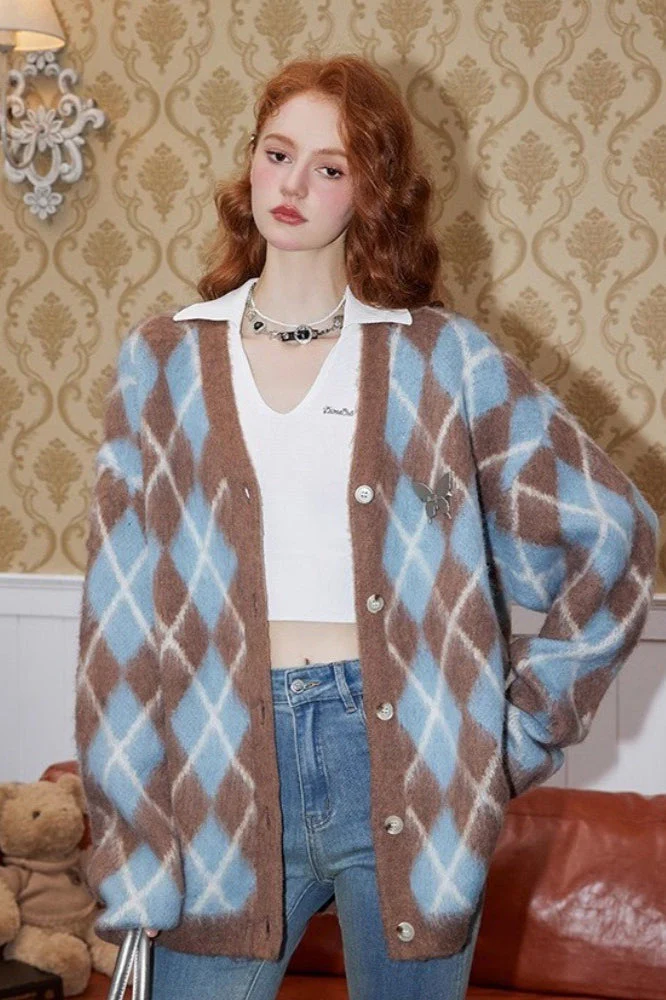Relaxed Diamond Pattern Cardigan - Image 2