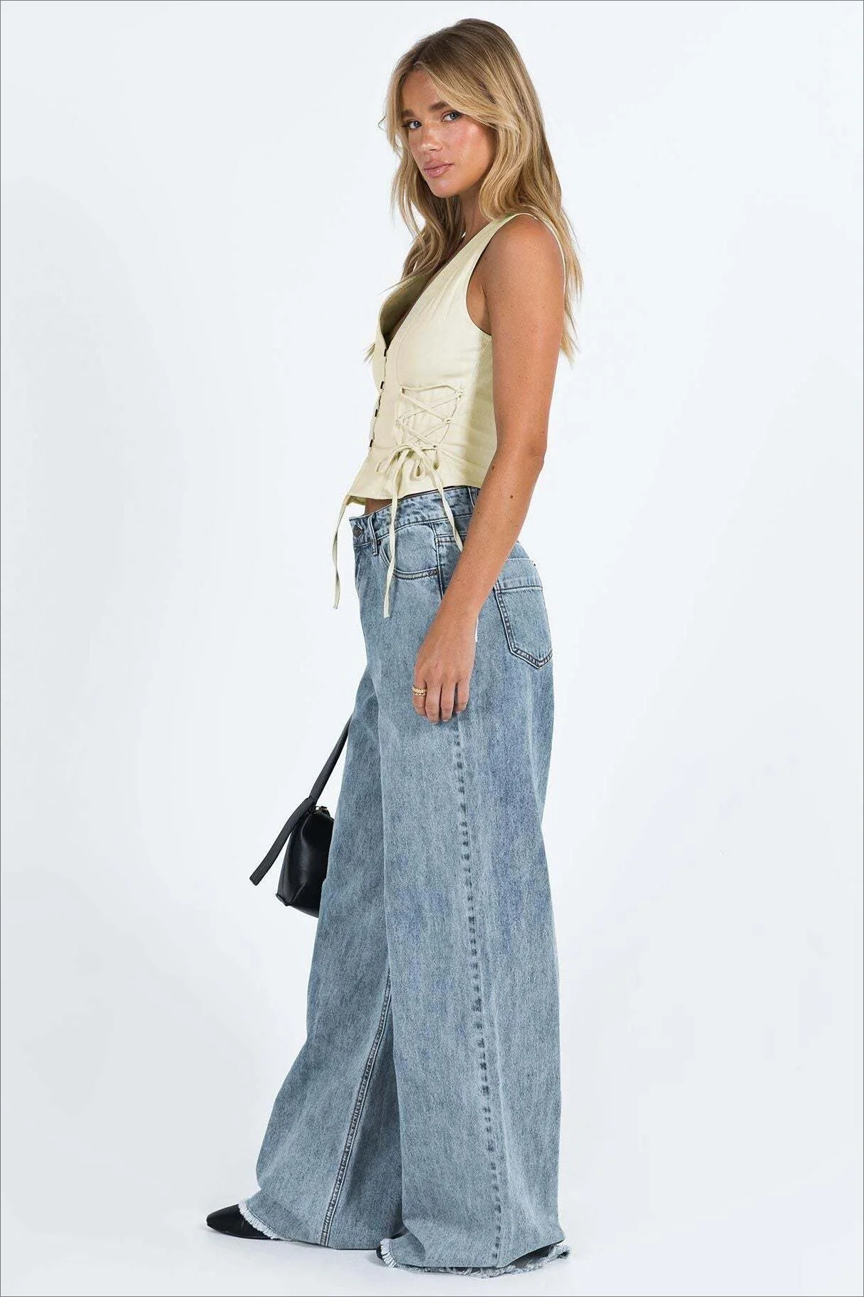 Relaxed Fit Raw Edge Dragging Jeans - Image 2
