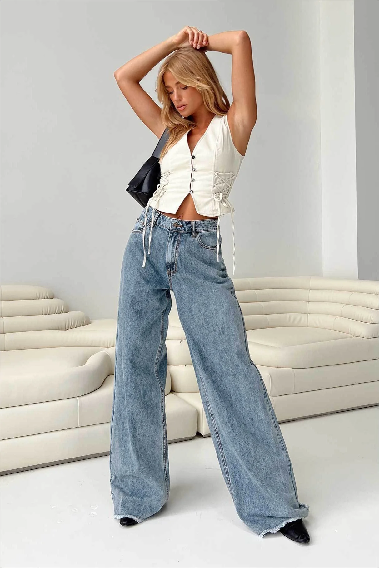 Relaxed Fit Raw Edge Dragging Jeans - Image 5