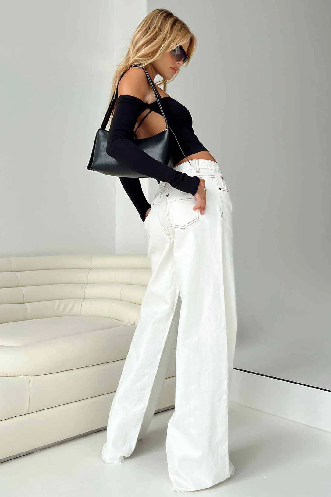 Relaxed Fit Raw Edge Dragging Jeans - Image 7