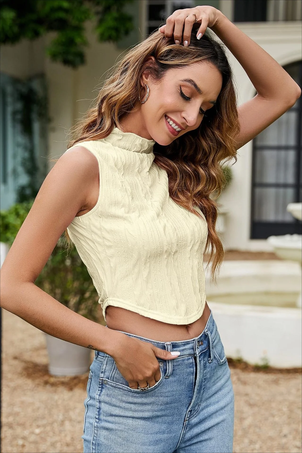 Round Neck Cropped Knit Top - Image 9