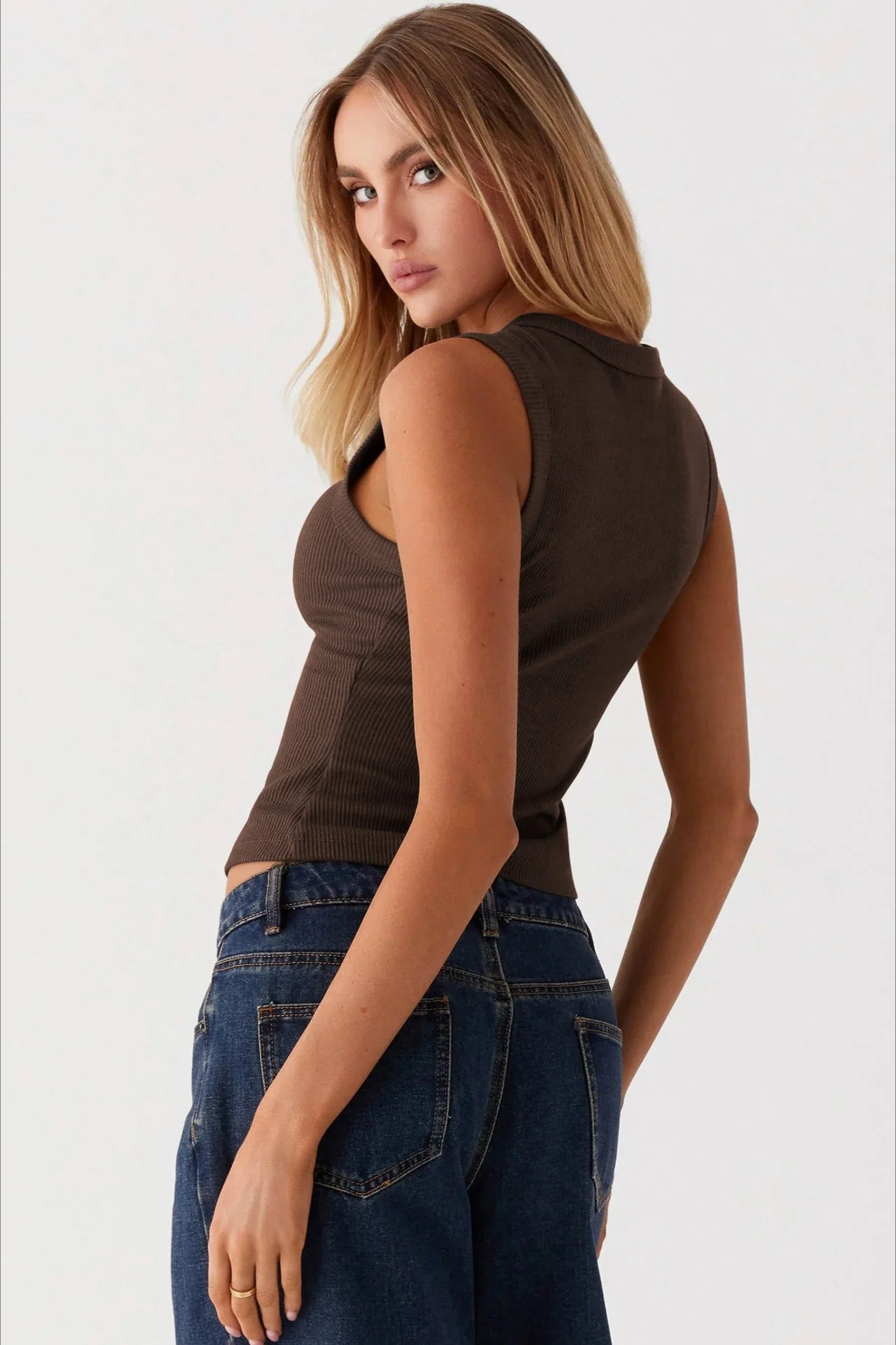 Round Neck Sleeveless Knit Top - Image 12