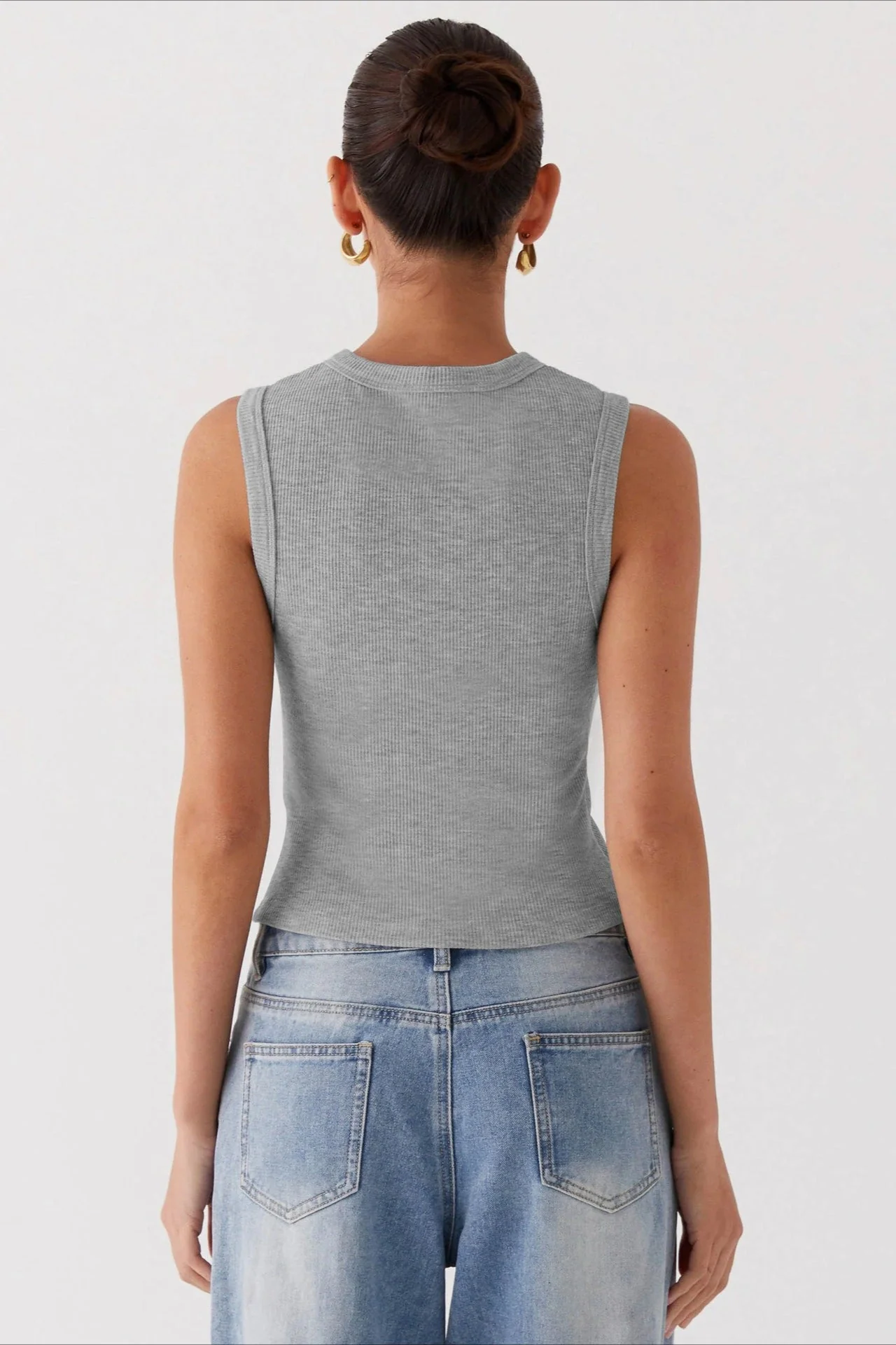 Round Neck Sleeveless Knit Top - Image 3