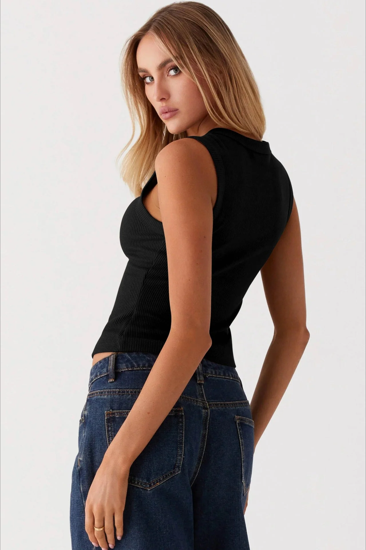 Round Neck Sleeveless Knit Top - Image 9