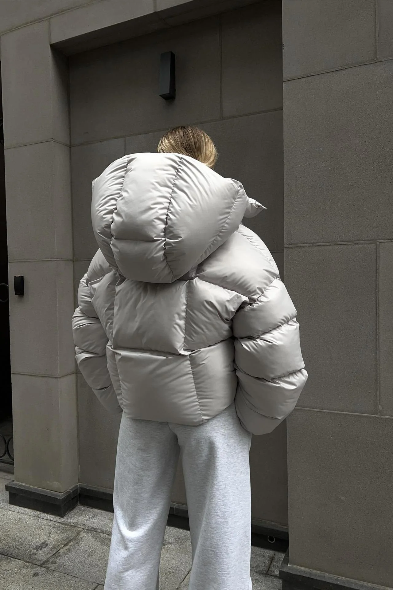 Short Hooded Puffer Jacket - Image 5