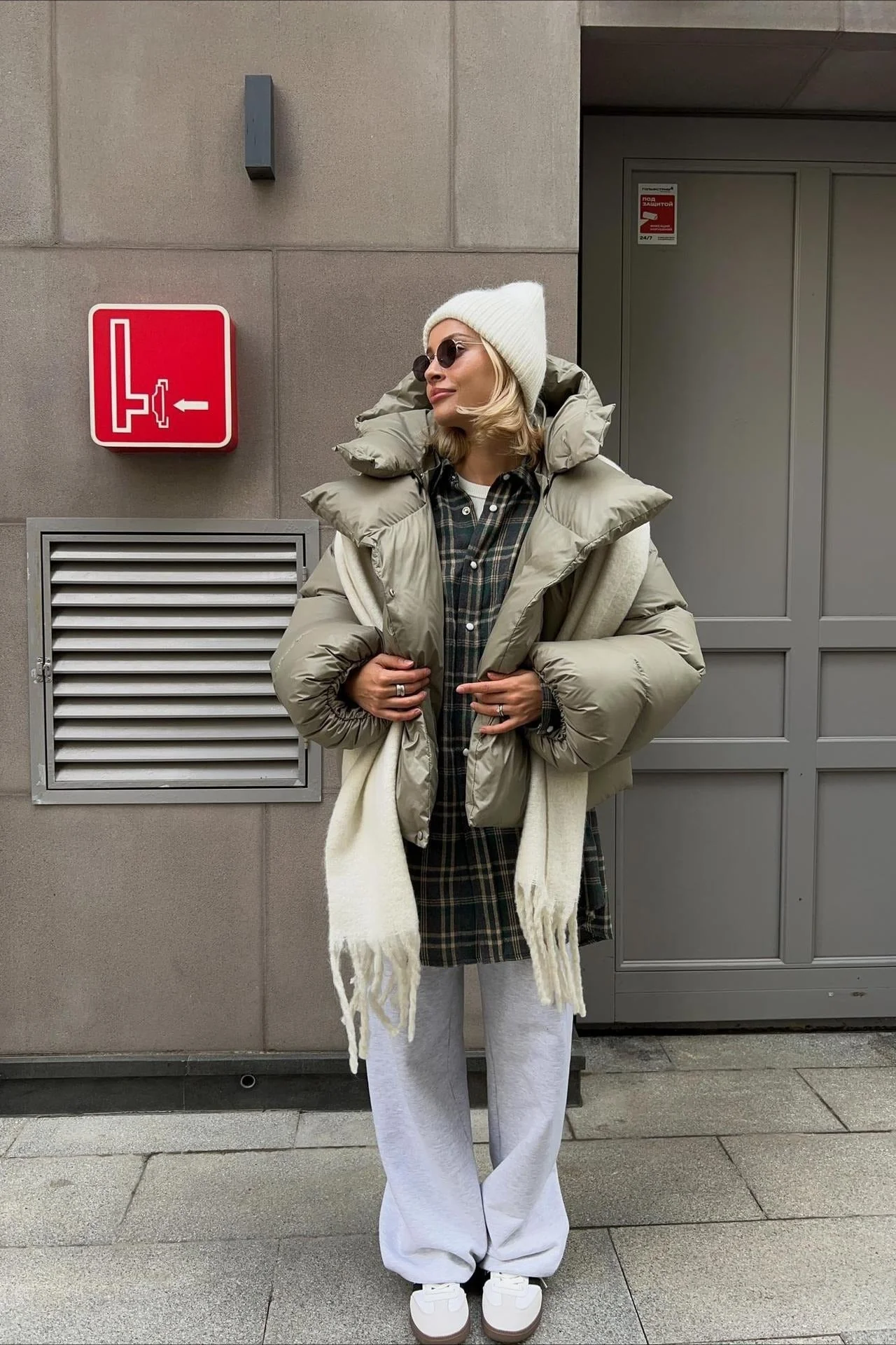 Short Hooded Puffer Jacket - Image 8