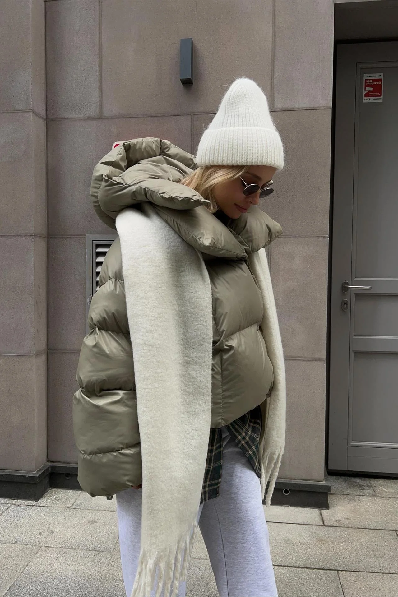 Short Hooded Puffer Jacket - Image 9