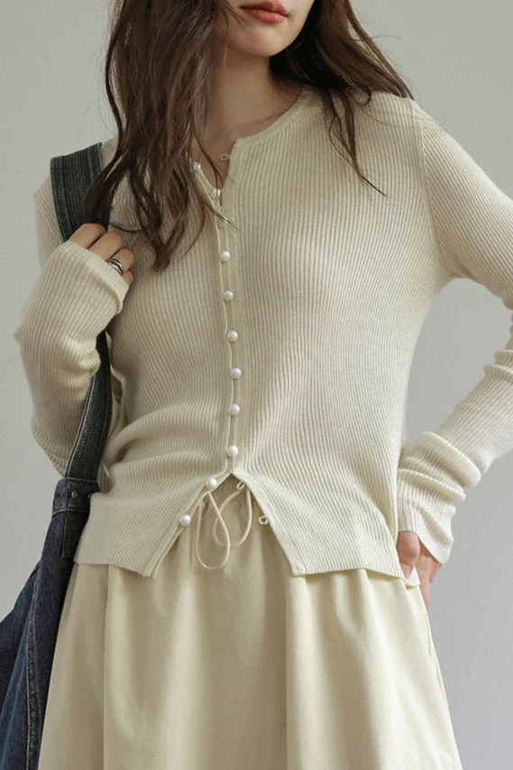 Sleek Wool Knit Cardigan - Image 3