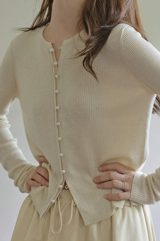 Sleek Wool Knit Cardigan - Image 4