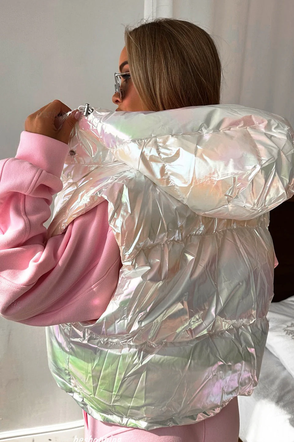 Sleeveless Laser Quilted Puffer Jacket - Image 4