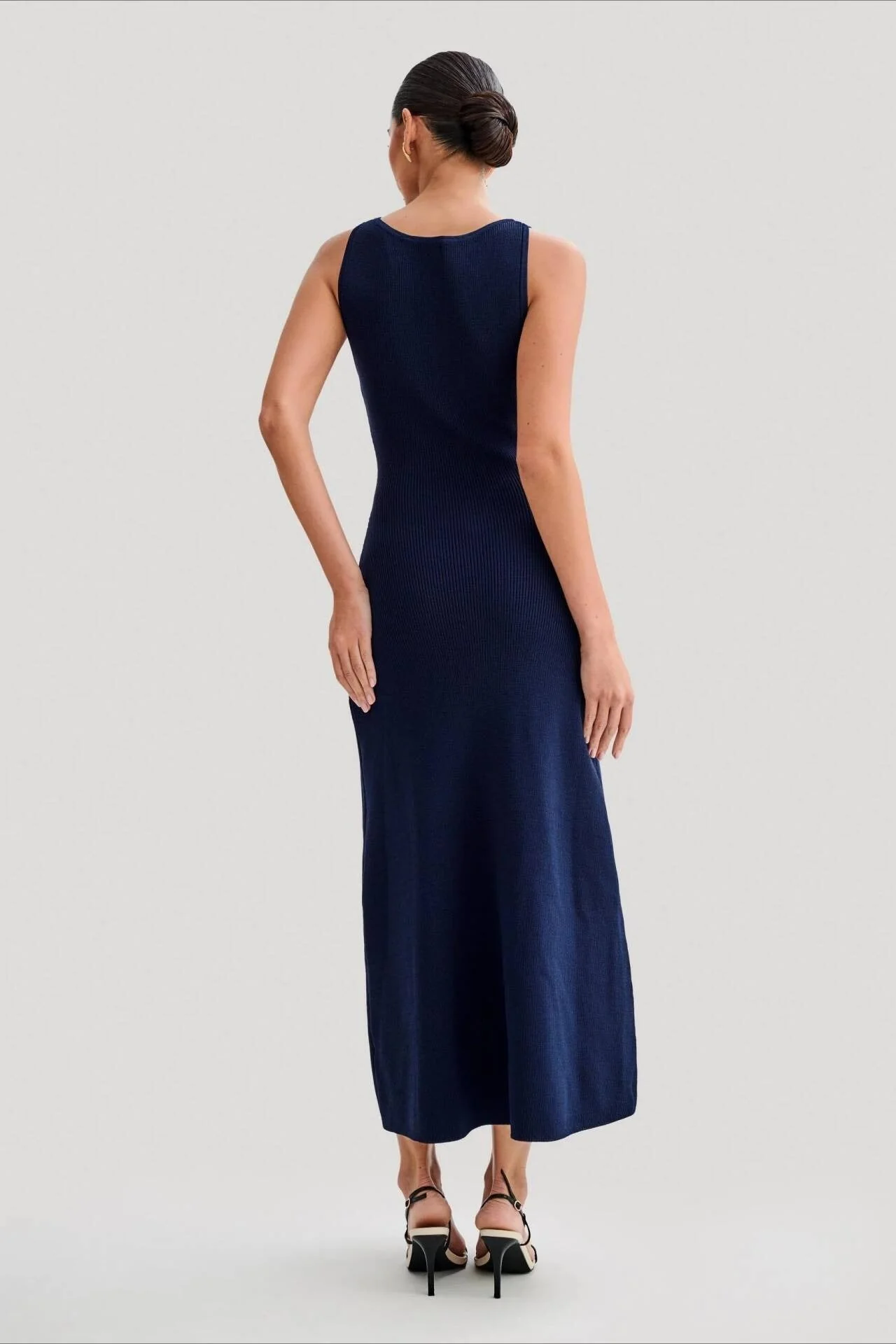 Sleeveless Round Neck Knit Sweater Dress - Image 5