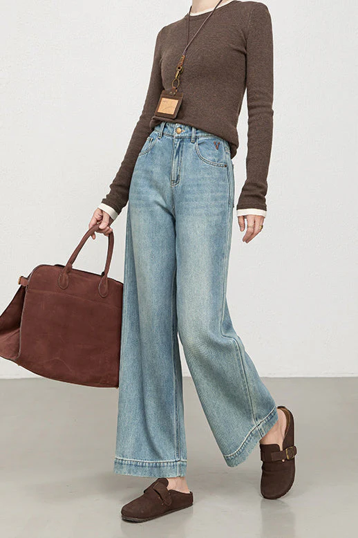 Soft High Rise Embroidered Cropped Jeans - Image 2