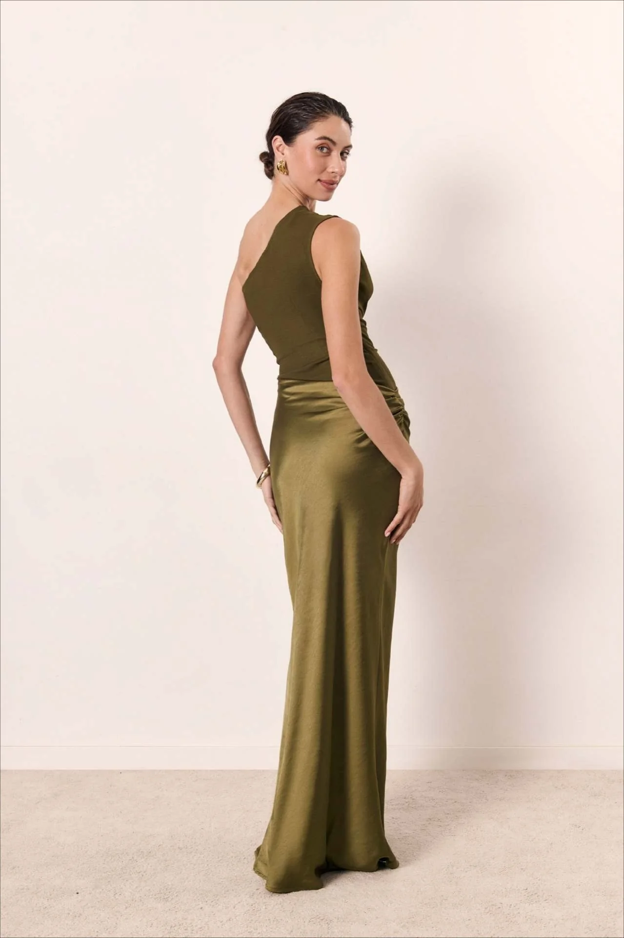 Solid Asymmetric Neckline Sleeveless Formal Dress - Image 12