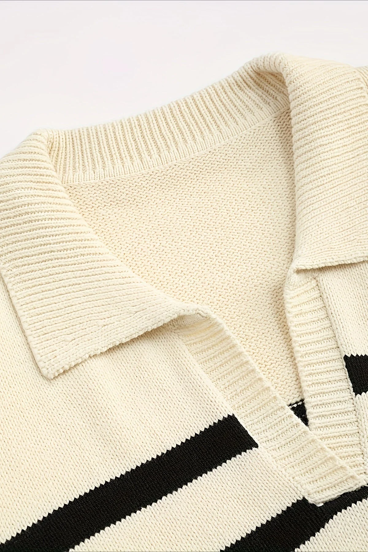 Striped Wool Collar V-Neck Sweater - Image 12
