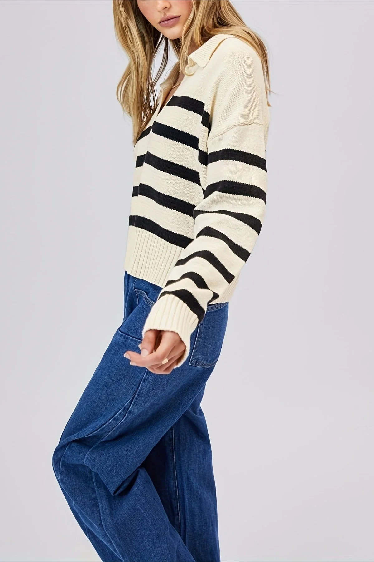 Striped Wool Collar V-Neck Sweater - Image 18