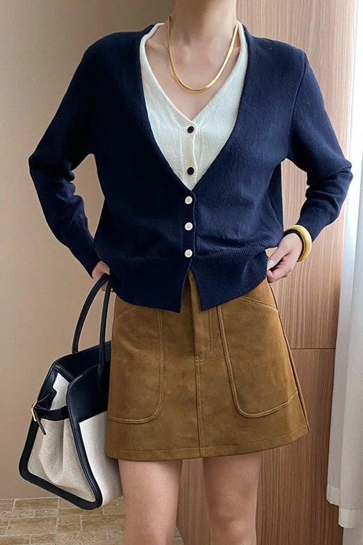 Two-Tone V-Neck Cardigan - Image 3