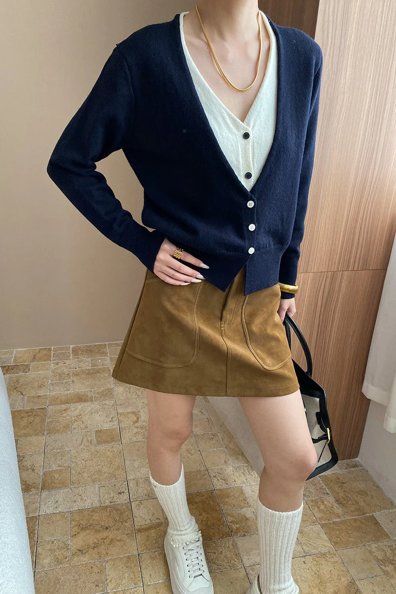 Two-Tone V-Neck Cardigan - Image 5