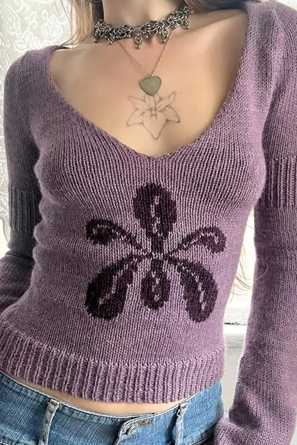 V Neck Floral Jacquard Sweater - Image 3