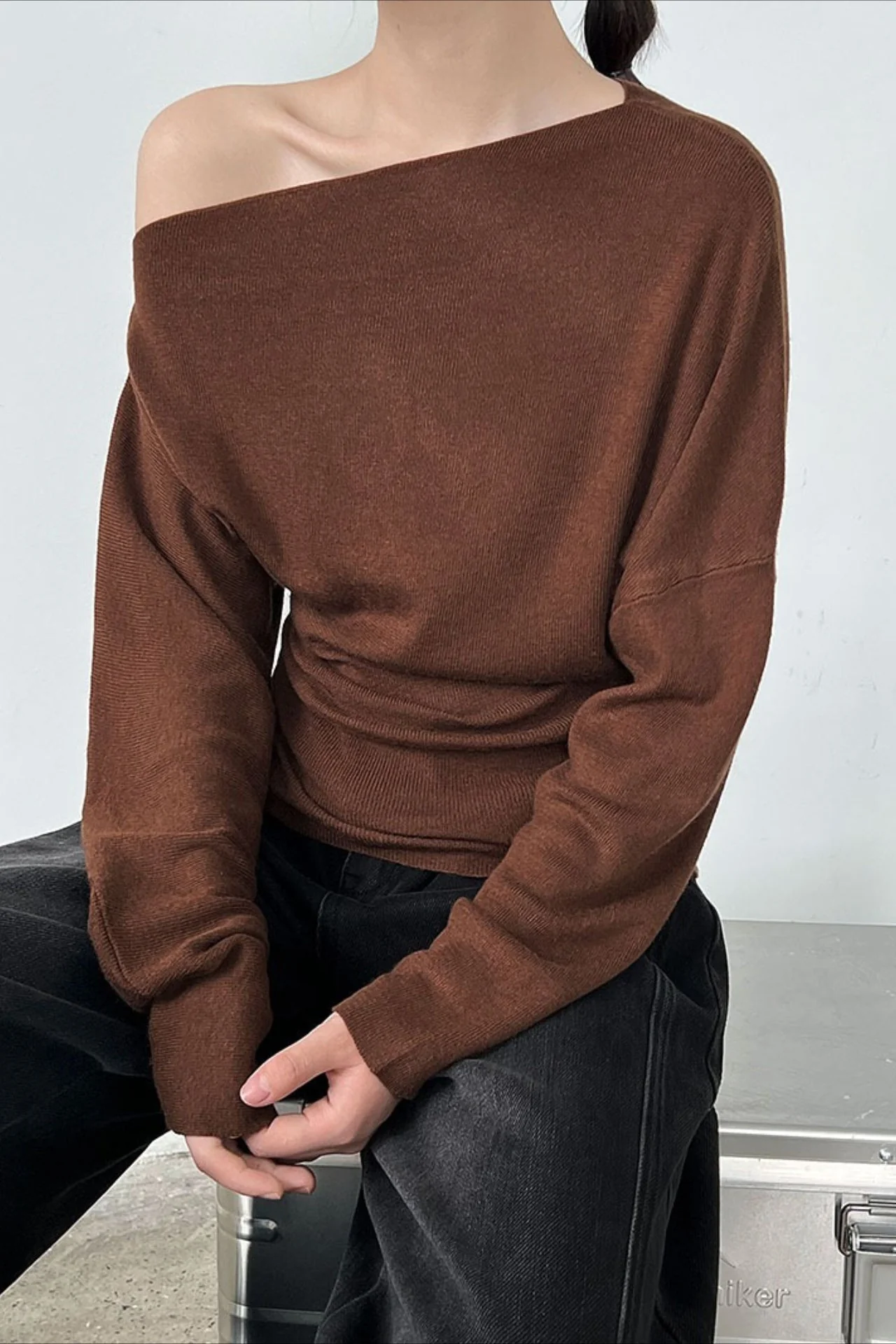 Waist Defining Asymmetric Shoulder Knit Top - Image 10