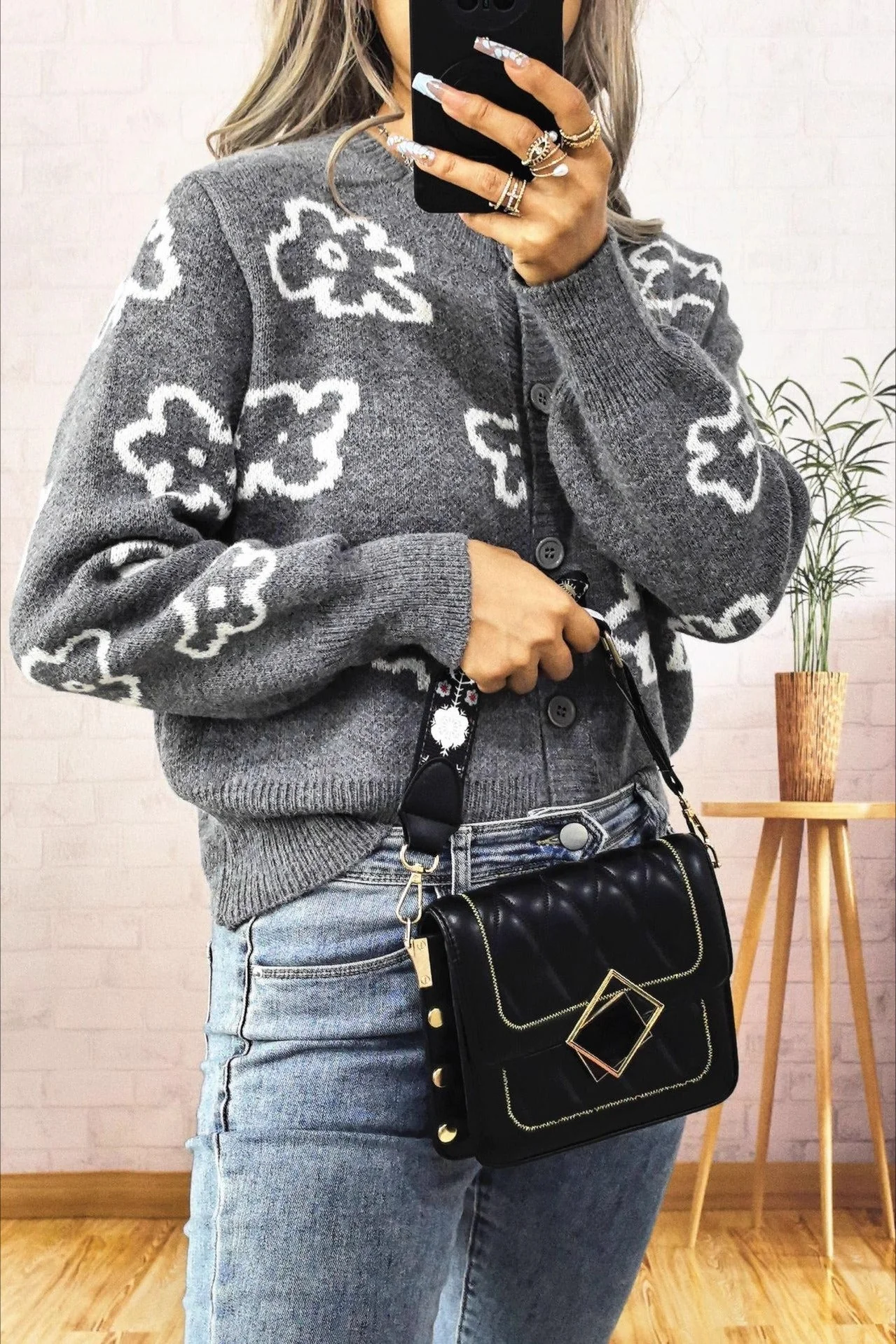 Floral Jacquard Short Single-Row Button Knit Cardigan - Image 3
