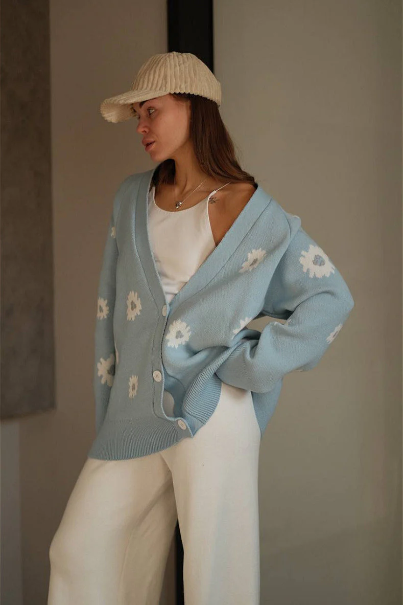 Fuzzy Daisy Jacquard Loose V-Neck Cardigan - Image 4