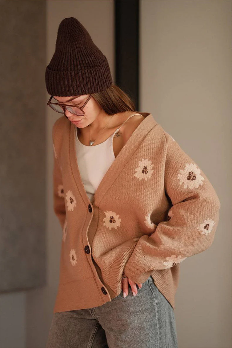 Fuzzy Daisy Jacquard Loose V-Neck Cardigan - Image 6