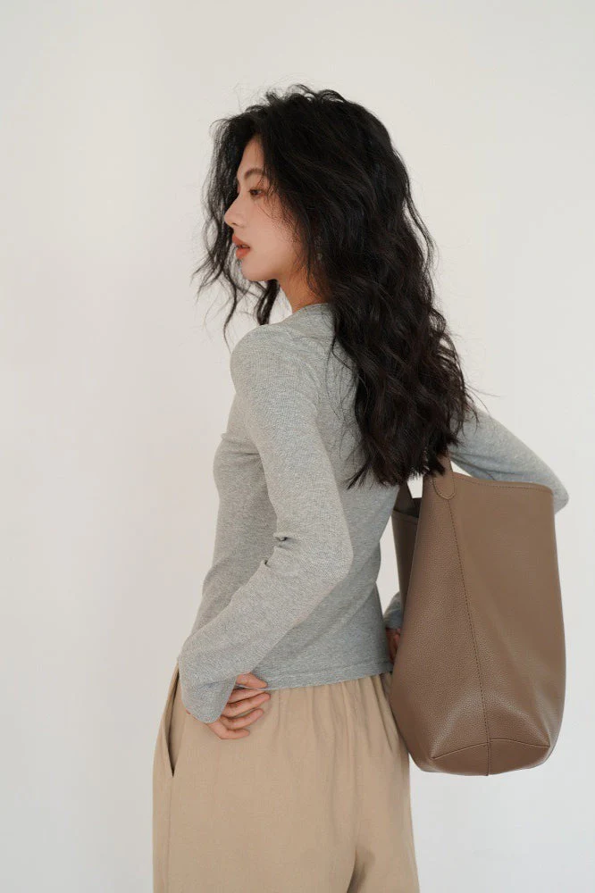Heather Grey Fitted V-Neck Long-Sleeve Knit Top - Image 3