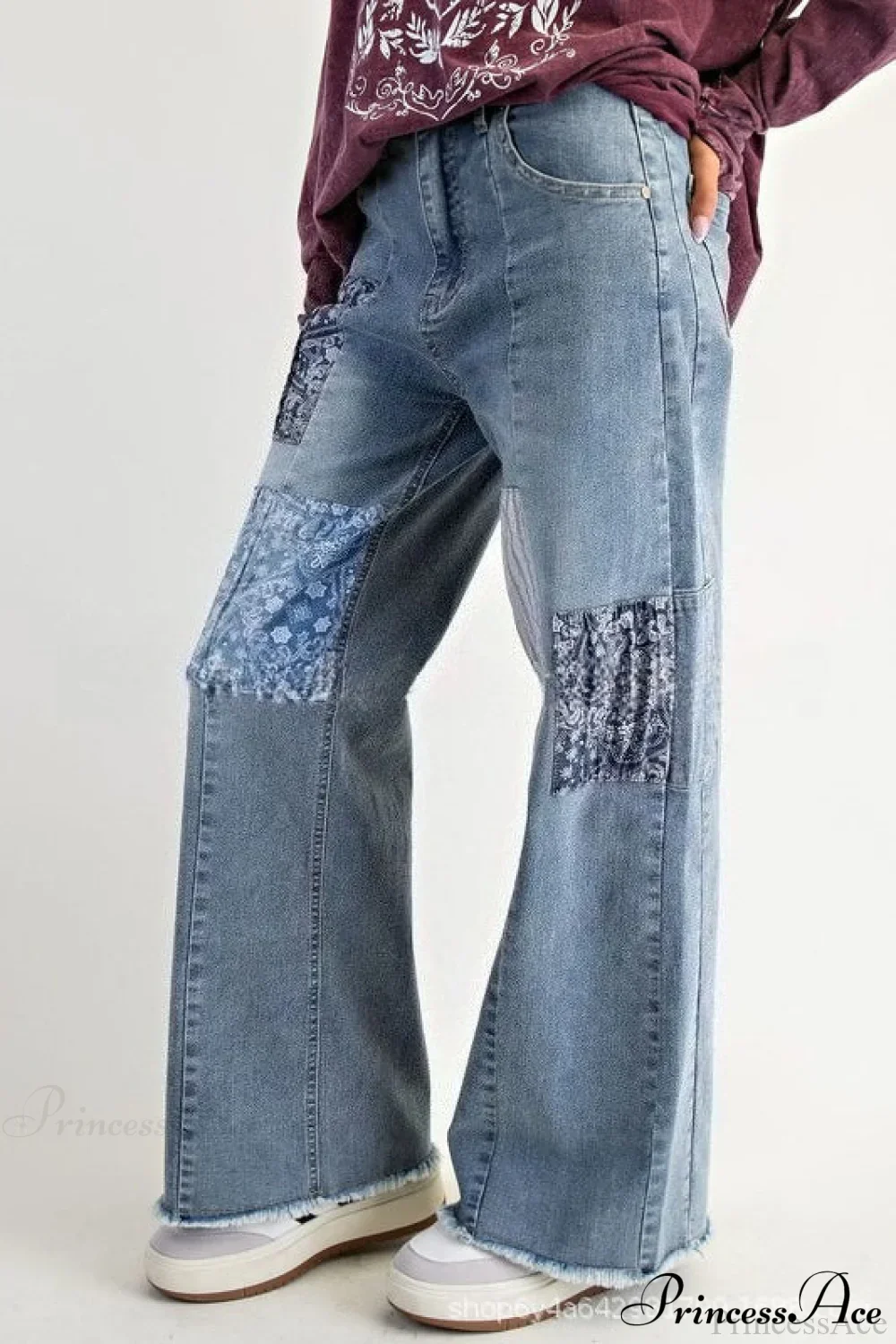 High Waisted Appliqué Straight Leg Jeans - Image 3