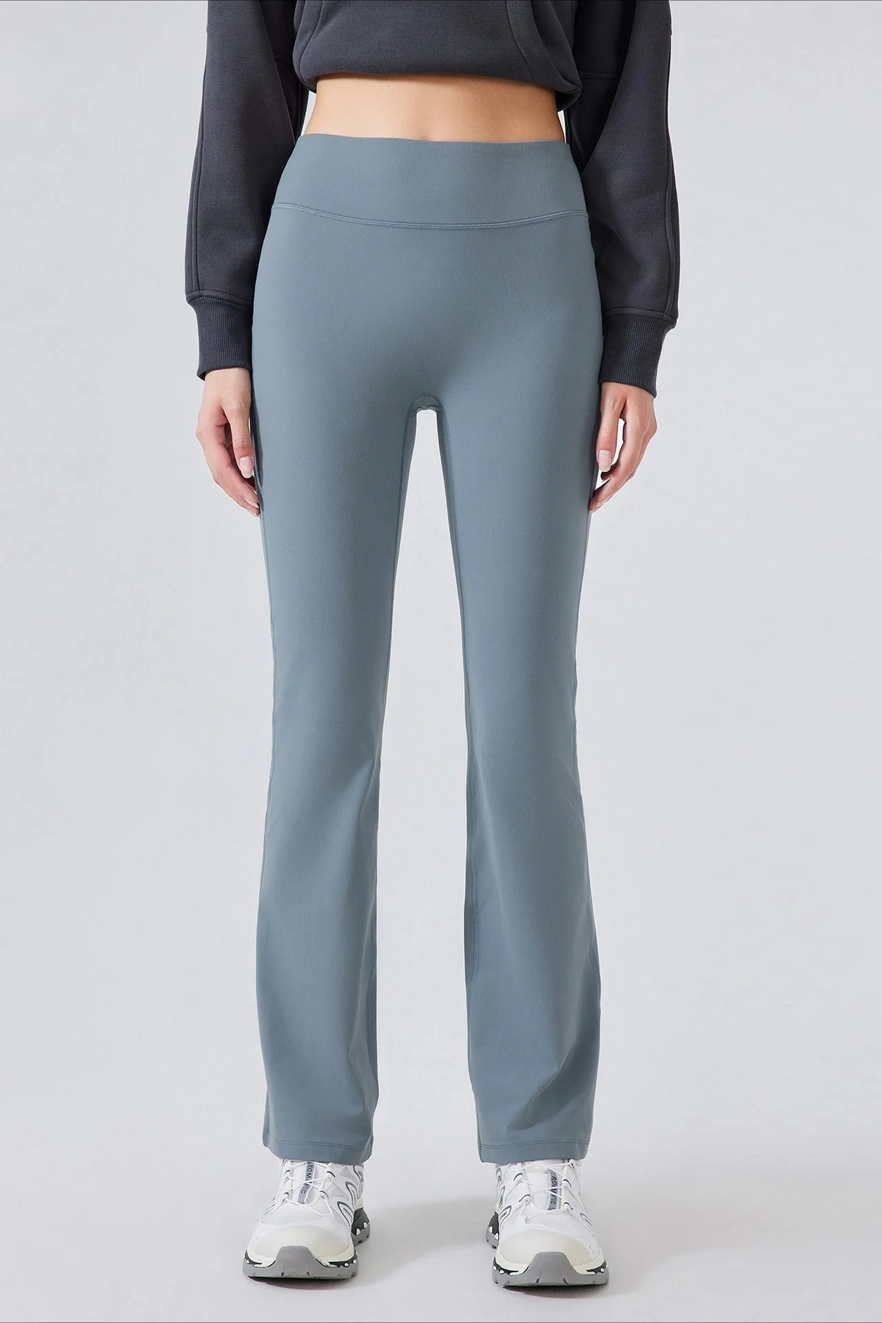 High-Waisted Fleece Lined Flared Yoga Leggings - Image 11