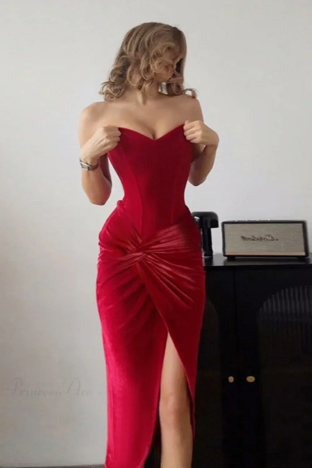 Lace Ruffled Halter Party Dress - Image 2