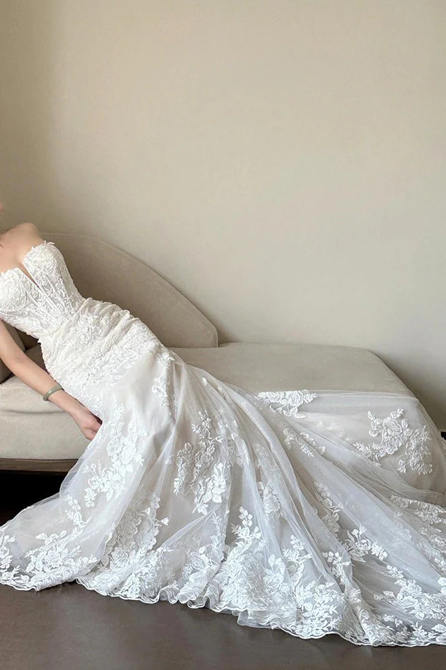 Lace Strapless Mermaid Train Wedding Dress - Image 4