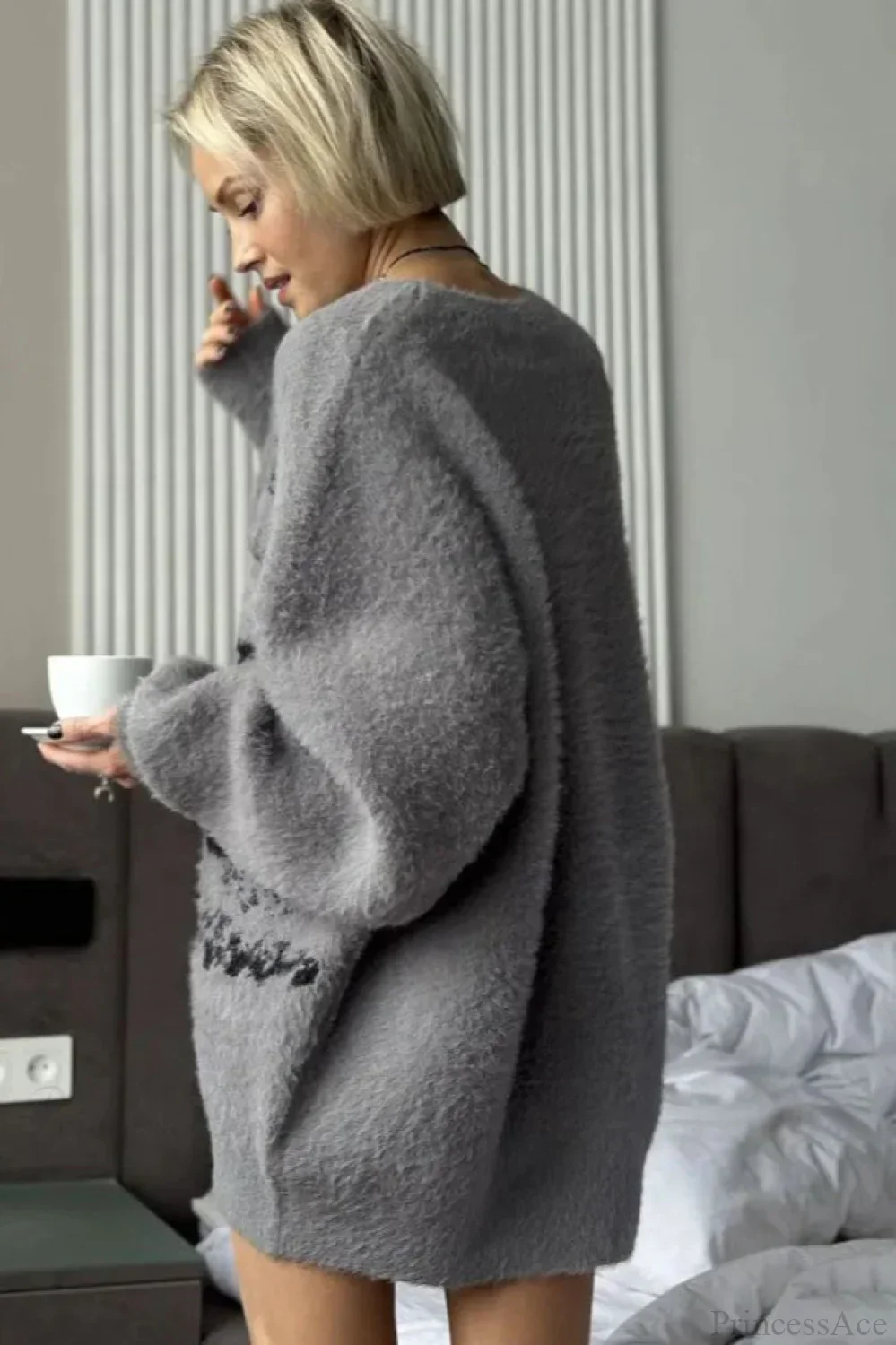 Letter Crew Neck Loose Mid Long Knit Sweater - Image 3