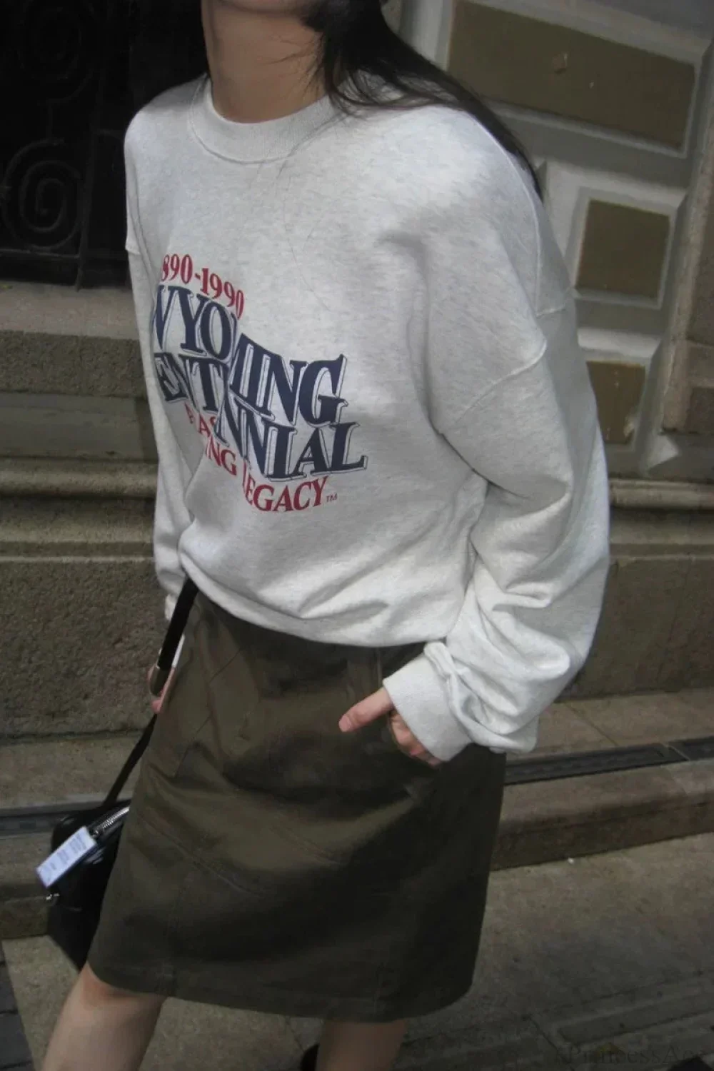 Letter Print Cropped Crew Neck Relaxed Sweatshirt - Image 2