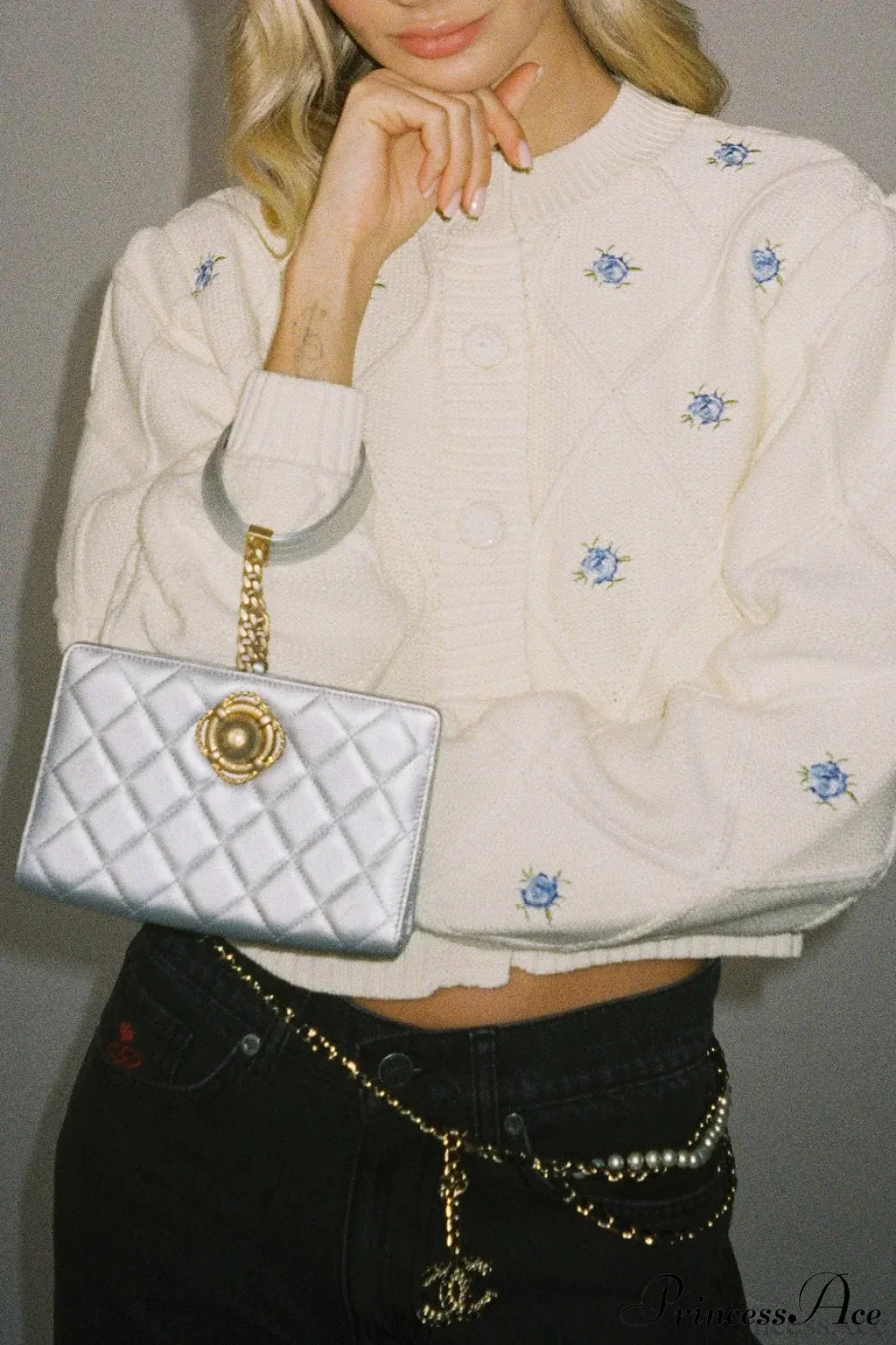 Loose Crew Neck Flower Embroidery Diamond Button Short Knit Cardigan - Image 2