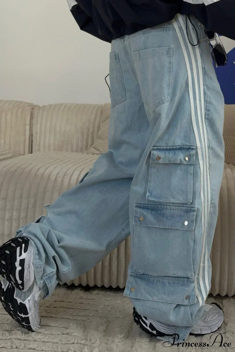 Low Waisted Striped Flowy Wide Leg Jeans - Image 3