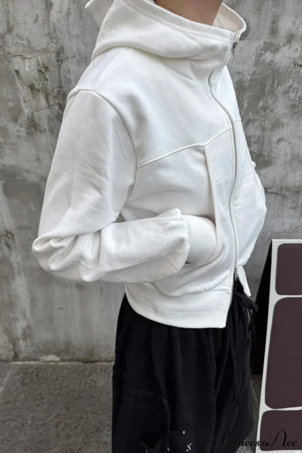 Minimalist Athleisure Slim Fit Zip-Up Hoodie - Image 3