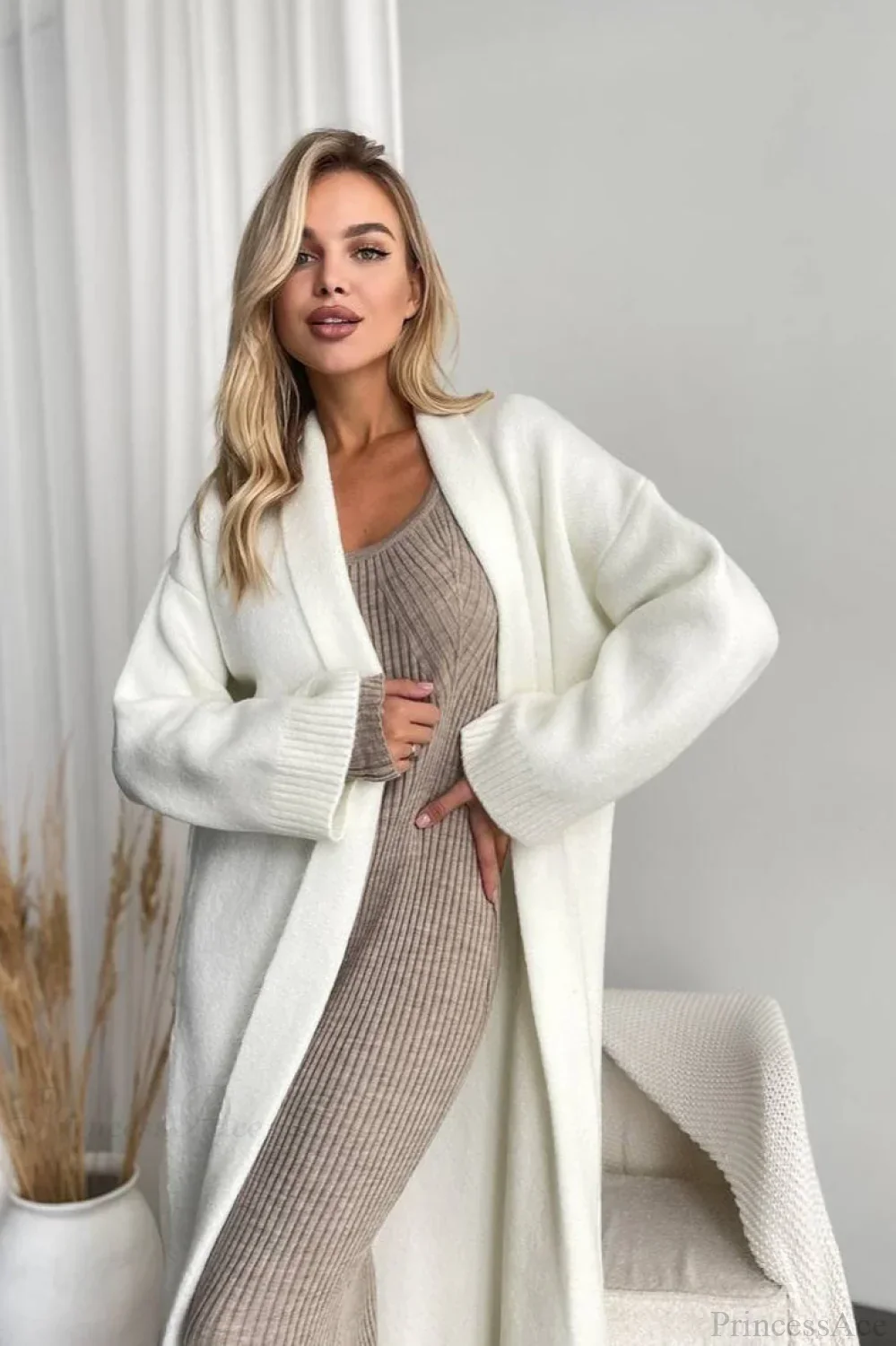 Minimalist Elegant Collarless Cardigan-Inspired Overcoat - Image 2