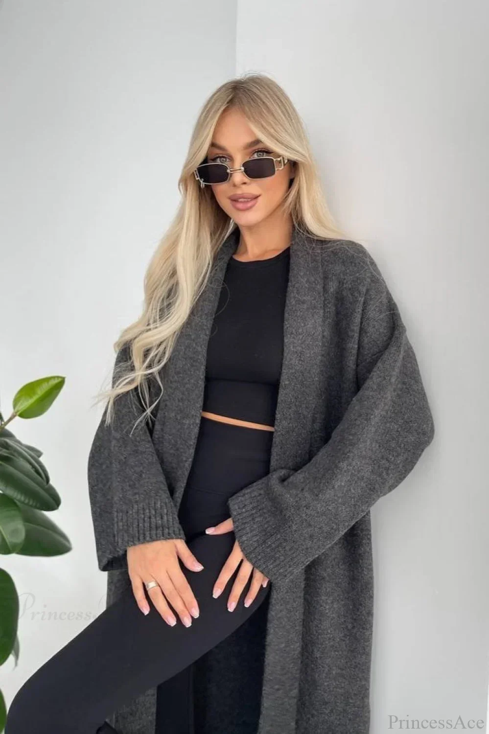 Minimalist Elegant Collarless Cardigan-Inspired Overcoat - Image 4