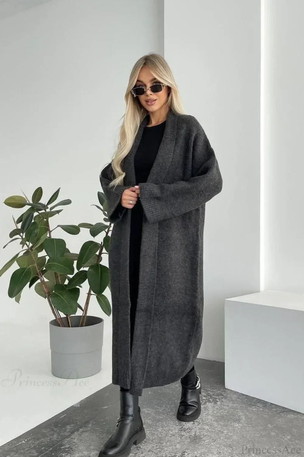 Minimalist Elegant Collarless Cardigan-Inspired Overcoat - Image 5