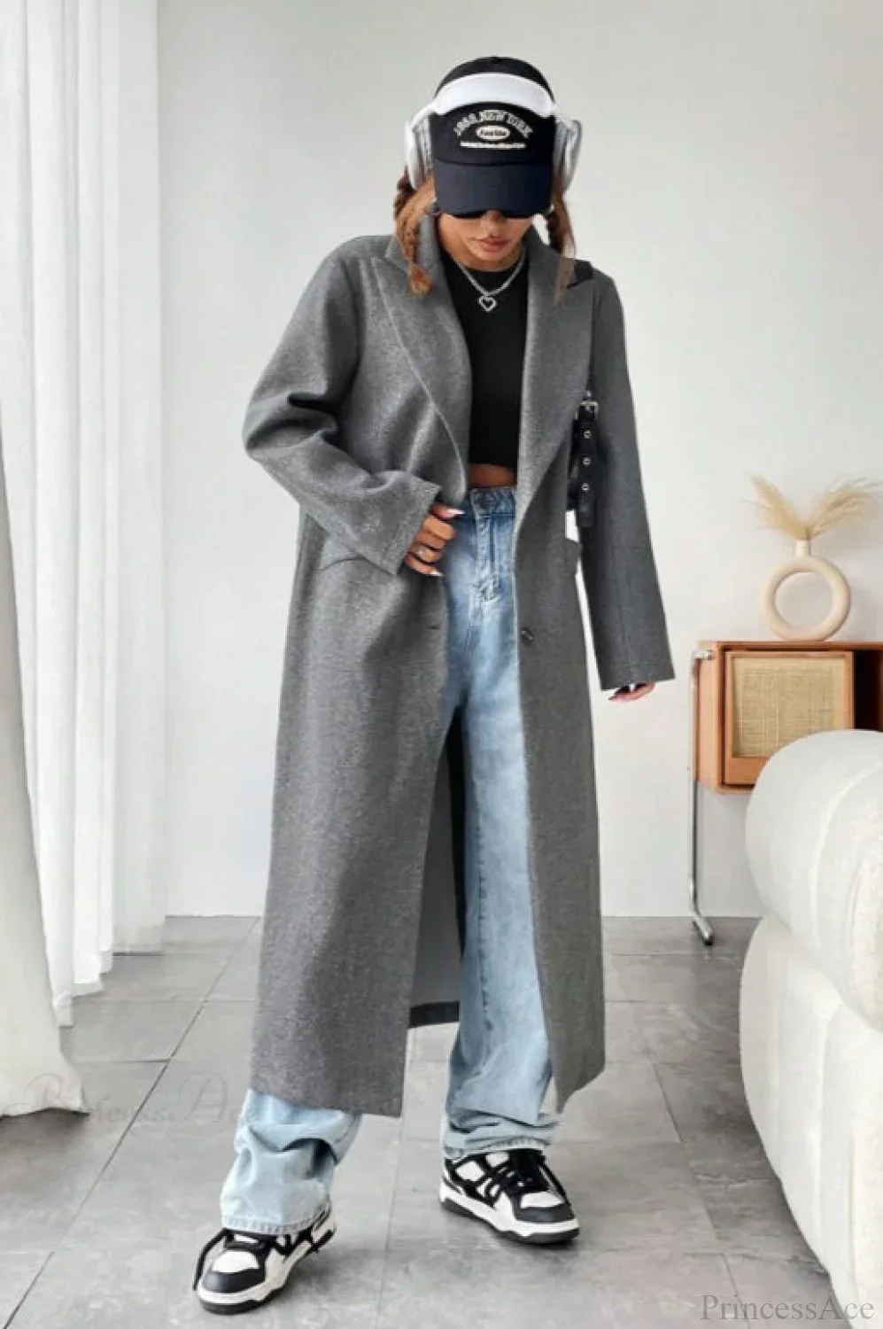 Minimalist Solid Color Elegant Notched Collar Relaxed Wool Overcoat - Image 4