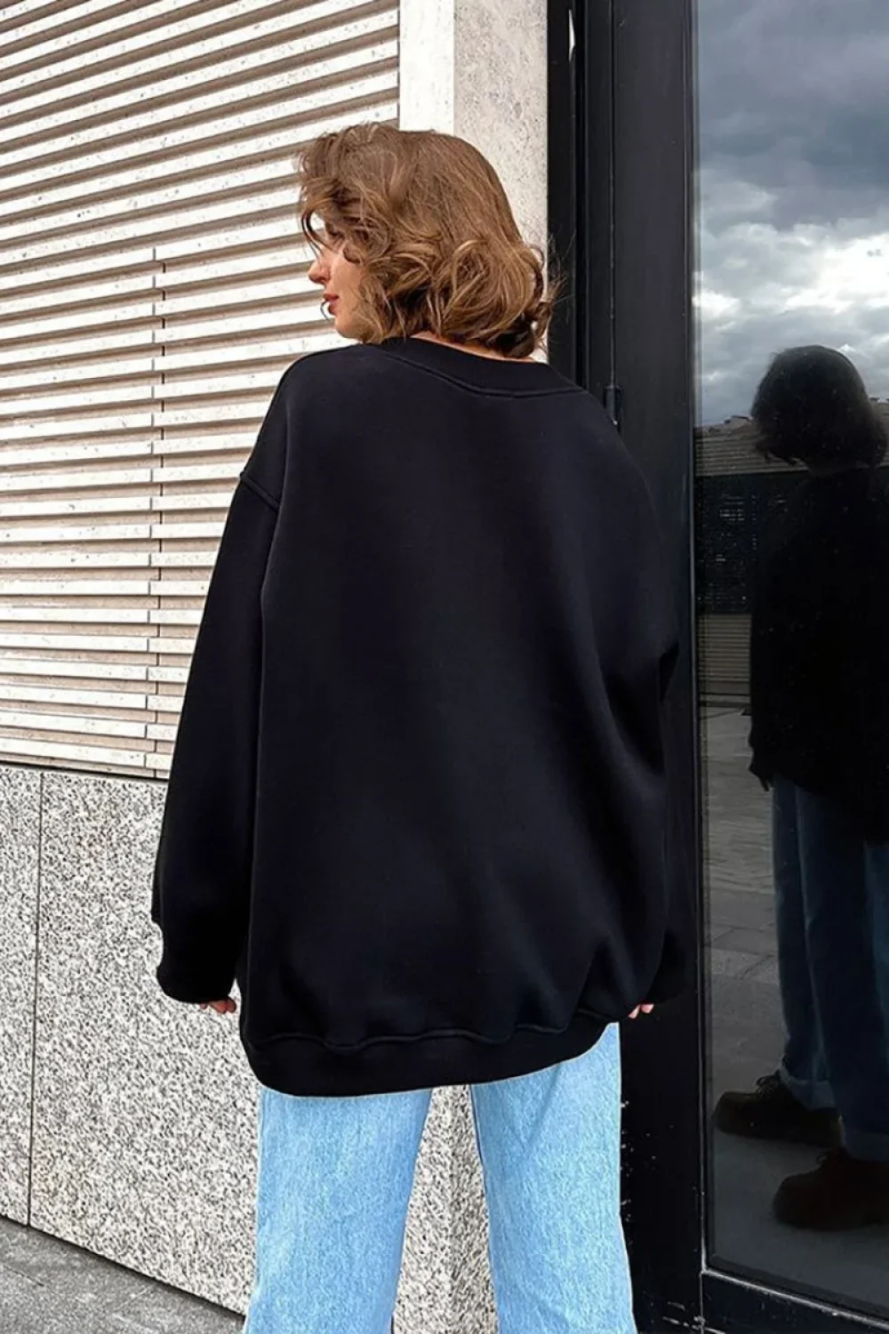 Minimalist Solid Crew Neck Oversize Sweatshirts - Image 10